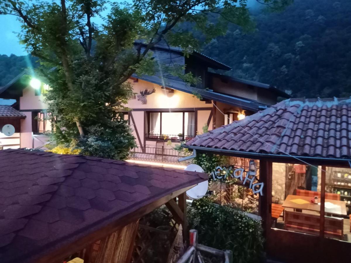 Hotel Кръчмъ При Байката Alpin Ribarica Zewnętrze zdjęcie